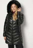 Kurtki damskie - Czarna Pikowana Kurtka z Kapturem z Futerkiem Zorria - miniaturka - grafika 1