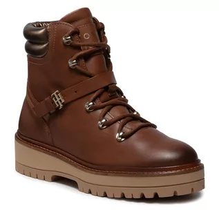 Botki damskie - Tommy Hilfiger Botki Polished Leather Flat Boot FW0FW06042 Winter Cognac GVI - grafika 1