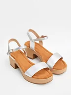 Sandały damskie - Bellucci Sandały w kolorze srebrnym - miniaturka - grafika 1