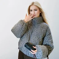 Kurtki damskie - Puchowa zimowa kurtka damska - Szary - miniaturka - grafika 1