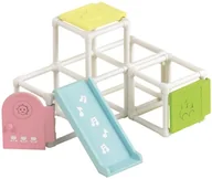 Figurki dla dzieci - Sylvanian Families Plac zabaw ze zjeżdżalnią 5025 - miniaturka - grafika 1