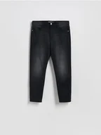 Spodnie męskie - Reserved - Jeansy carrot slim z efektem sprania - czarny - miniaturka - grafika 1