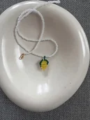 Naszyjniki - Handmade naszyjnik z koralików z plecioną cytrynką - miniaturka - grafika 1