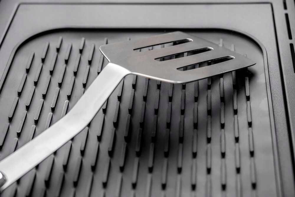 Wenko Łopatka do grilla ze stali nierdzewnej z plastikową rączką BBQ