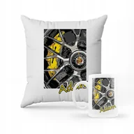 Gadżety dla niej i dla niego - ZESTAW PODUSZKA + KUBEK Prezent Koło od samochodu + IMIĘ - miniaturka - grafika 1