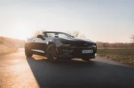 Czasopisma - Jazda Chevroletem Camaro Cabrio ulicami Warszawy - miniaturka - grafika 1