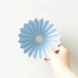 ORIGAMI Ceramiczny Origami Dripper M Niebieski matowy 99311567 - Zaparzacze i kawiarki - miniaturka - grafika 3