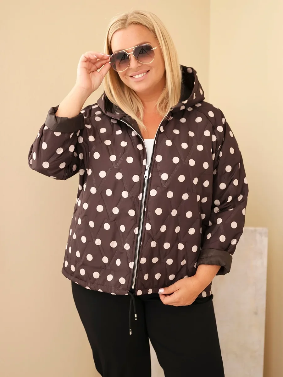 Kurtka damska Plus Size w grochy z kapturem brązowa Brązowy