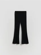 Spodnie i spodenki dla dziewczynek - Reserved - Prążkowane legginsy flared - czarny - miniaturka - grafika 1
