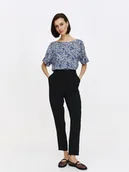 Spodnie damskie - Klasyczne materiałowe spodnie z wysokim stanem - miniaturka - grafika 1