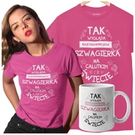 Moda i Uroda OUTLET - Koszulka dla Szwagierki w zestawie z kubkiem z nadrukiem "Tak wygląda najcudowniejsza Szwagierka na calutkim świecie" w kolorze różowym - miniaturka - grafika 1