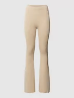 Spodnie damskie - Spodnie materiałowe z efektem prążkowania - miniaturka - grafika 1