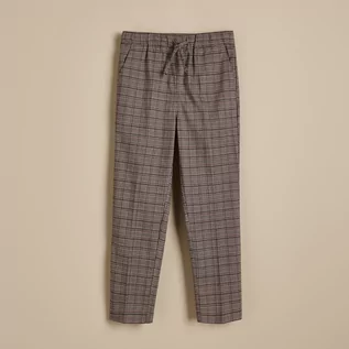 Spodnie i spodenki dla chłopców - Reserved - Spodnie w kant z wiskozą - Szary - grafika 1