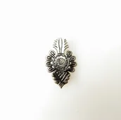 Broszki - Broszka srebrna oksydowana z parzenicą  mała - miniaturka - grafika 1