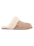 Kapcie damskie - UGG Skórzane kapcie "Scuffette II" w kolorze beżowym - miniaturka - grafika 1