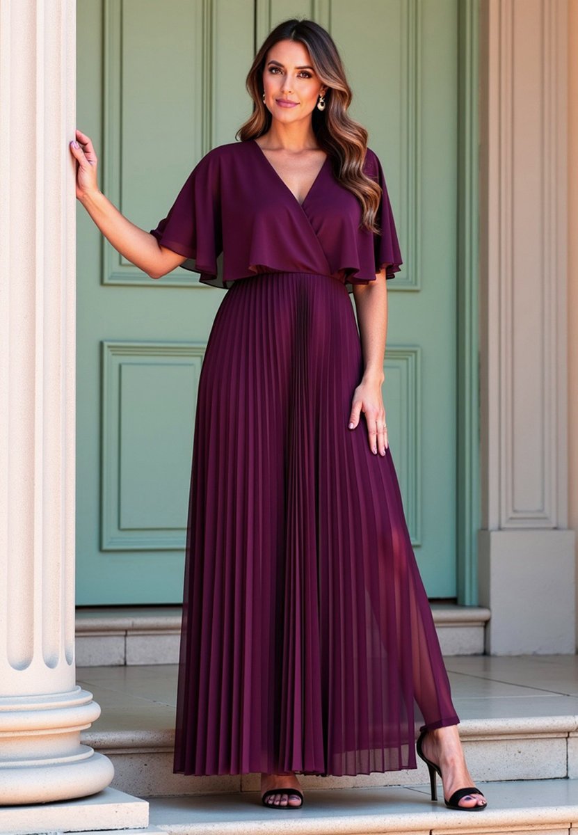 Elegancka sukienka maxi z peleryną i plisowanym dołem na wesele, dekolt V - M1123, fioletowa, S/M