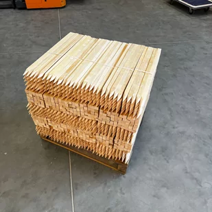 Półpaleta paliki geodezyjne o długości 60 cm 750szt. - Sprzęt geodezyjny - miniaturka - grafika 1