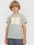 Koszulki dla chłopców - 4F T-shirt regular z nadrukiem chłopięcy - oliwkowy 122 (6-7 lat) - miniaturka - grafika 1