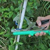 Pozostałe narzędzia ogrodowe - Leziter Ręczne narzędzie do wiązania roślin Bindsy - miniaturka - grafika 1