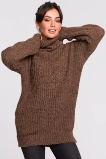 Swetry damskie - Długi sweter z golfem - karmelowy - grafika 1