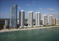 Plakaty - Aerial view of Miami Beach, a bony-finger-like barrier island separated by Biscayne Bay from Miami and other South Florida cities., Carol Highsmith - - miniaturka - grafika 1