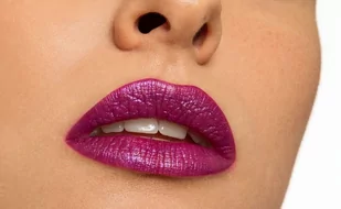 PUPA Milano Shine-up! Pomadka w kredce 011 Scandalous Lips - Szminki - miniaturka - grafika 2