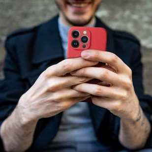 Futerał SILICONE MAG COVER kompatybilny z MagSafe do IPHONE 17 czerwony - Etui i futerały do telefonów - miniaturka - grafika 1