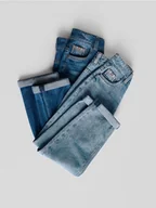 Spodnie i spodenki dla chłopców - Reserved - Bawełniane jeansy regular - niebieski - miniaturka - grafika 1