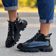 Botki damskie - Czarne lakierowane botki damskie na traperze Sergio Leone Bt742 - miniaturka - grafika 1