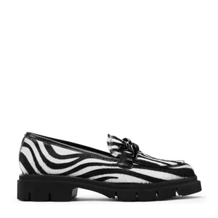 Damskie mokasyny skórzane z włosiem z grubym łańcuchem czarno-białe - Wittchen - Mokasyny damskie - miniaturka - grafika 1