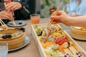 Czasopisma - Romantyczna kolacja dla dwojga w Restauracji Koku Sushi - miniaturka - grafika 1