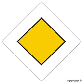 Systemy ekspozycyjne i znaki informacyjne - SA055 DROGA Z PIERWSZEŃSTWEM PRZEJAZDU, FO - FOLIA ODBLASKOWA; (300X300MM) - miniaturka - grafika 1