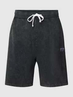 Spodnie sportowe męskie - Szorty z dzianiny dresowej z wpuszczanymi kieszeniami w stylu francuskim - grafika 1