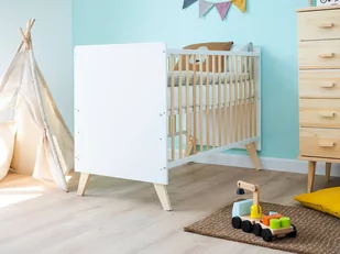 Łóżeczko dziecięce sosnowe Baby Happy 60x120 białe/sosna - Łóżka dla dzieci i młodzieży - miniaturka - grafika 1