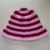 Czapki damskie - Bawełniany letni kapelusz w różowo bordowe paski - miniaturka - grafika 1