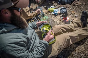 Helikon - Spodnie Blizzard - PenCott WildWood - SP-BLZ-NL-45 - Odzież taktyczna i umundurowanie - miniaturka - grafika 2