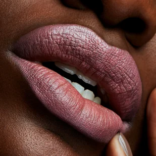 MAC Satin Lipstick szminka odcień Brave Lipstick) 3 g - Szminki - miniaturka - grafika 5