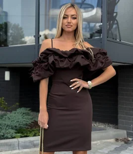 Sukienka Wieczorowa HISZPANKA Falbany Pióra Kobieca czekolada XS - Sukienki Sukienka Wieczorowa HISZPANKA Falbany Pióra Kobieca czekolada XS - Sukienki - miniaturka - grafika 1