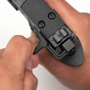 Strike Industries - Obustronna rączka przeładowania do pistoletu Sig Sauer P320 - Czarna - SI-P320-CH - Osprzęt do wiatrówek - miniaturka - grafika 7