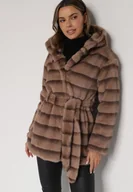 Płaszcze damskie - Jasnobrązowa Futrzana Kurtka z Nieodpinanym Kapturem i Paskiem Zetova - miniaturka - grafika 1