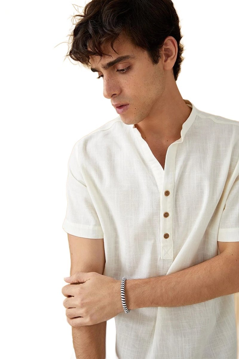 DEFACTO BIAŁA KOSZULA MĘSKA CASUAL Z KRÓTKIM RĘKAWEM I STÓJKĄ XL 5DA