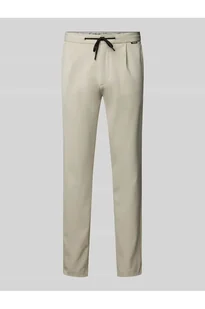 Spodnie o kroju tapered fit z zakładkami w pasie - CK Calvin Klein - Spodnie męskie - miniaturka - grafika 1