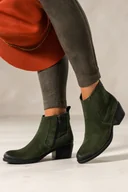 Botki damskie - Zielone botki skórzane damskie kowbojki na szerokim ściętym klocku guma w cholewce PRODUKT POLSKI Casu 39455 - miniaturka - grafika 1