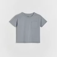 Koszulki dla chłopców - Reserved - T-shirt oversize z kieszonką - Niebieski - miniaturka - grafika 1
