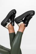 Trampki damskie - Czarne sneakersy skórzane lakierowane damskie creepersy sznurowane PRODUKT POLSKI Casu 10150-Z - miniaturka - grafika 1