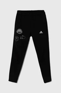 Spodnie i spodenki dla dziewczynek - adidas spodnie dresowe dziecięce kolor czarny z nadrukiem - grafika 1
