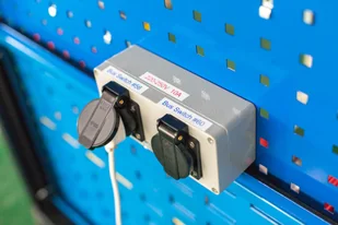 Taśma DYMO Rhino 18444 winylowa 12mm x 5.5m biała czarny nadruk S0718600 - zamiennik | OSZCZĘDZAJ DO 80% - ZADZWOŃ 730 811 399 - Etykiety do drukarek - miniaturka - grafika 9