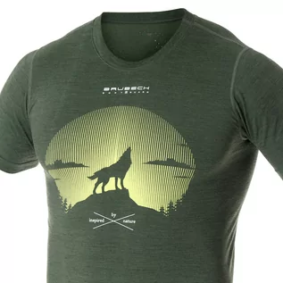 Pozostała odzież narciarska - Termoaktywny T-Shirt Brubeck Outdoor Zielony Wilk - grafika 1