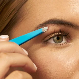 Tweezerman Pęseta do brwi - Akcesoria i kosmetyki do stylizacji brwi - miniaturka - grafika 5