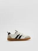 Buty dla chłopców - Reserved - Trampki na rzepy - złamana biel - miniaturka - grafika 1